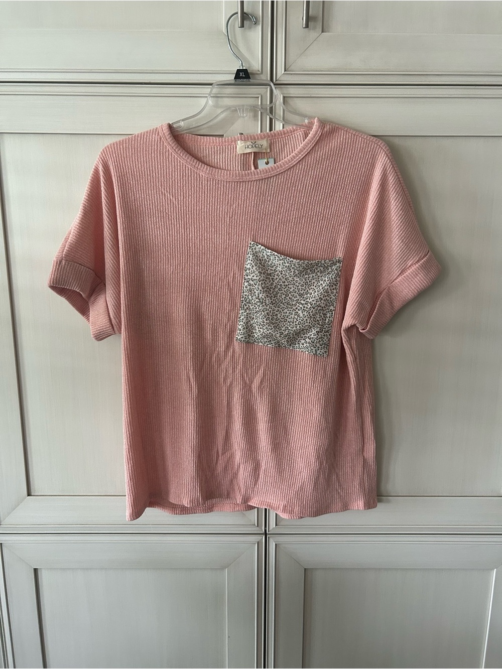 Women's Pink Short-Sleeve Ribbed Tee with Floral Pocket